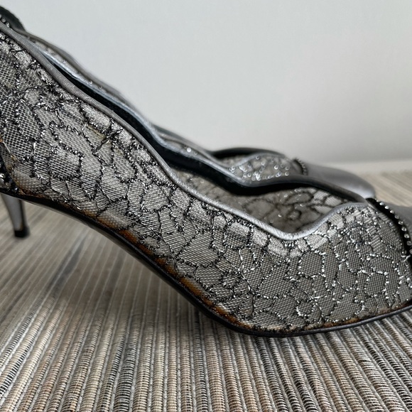 Stuart Weitzman Silver Lace Pumps - Picture 14 of 14